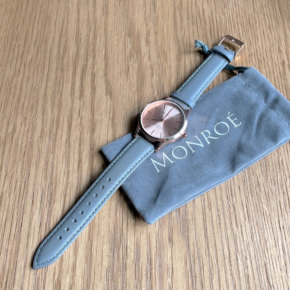 NWOT Gray Leather Watch Sunrise Solerose